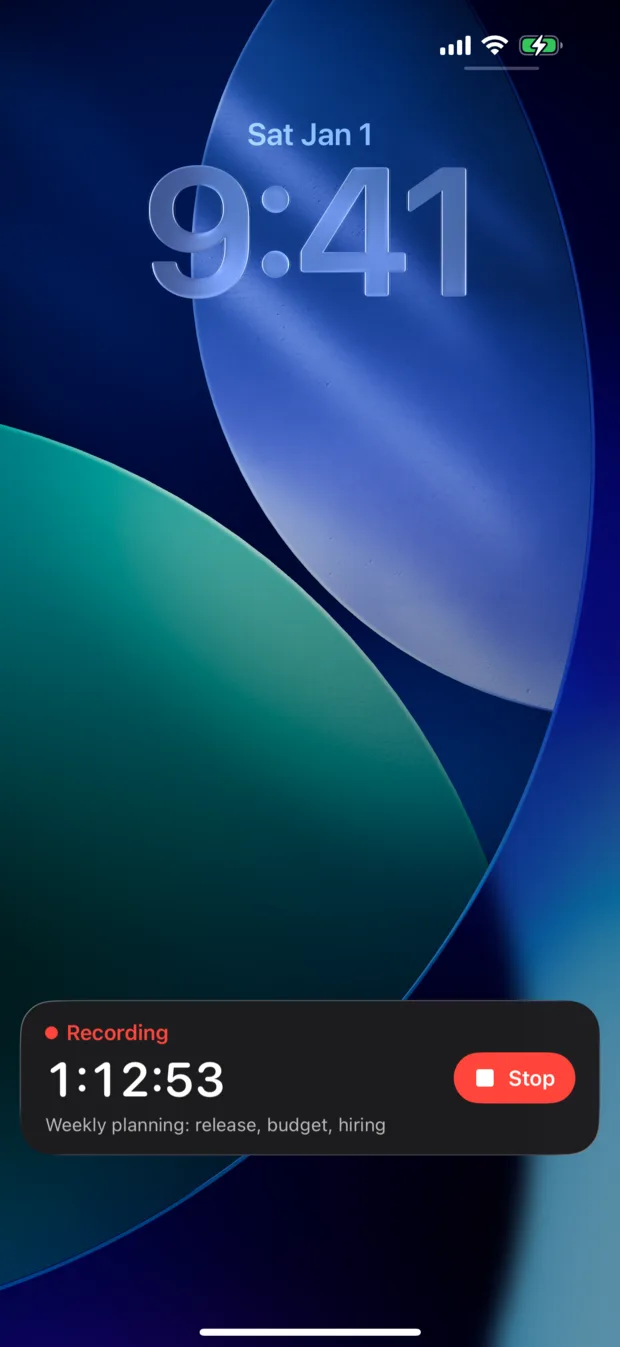 Lock Screen with a note recording in a Live Activity